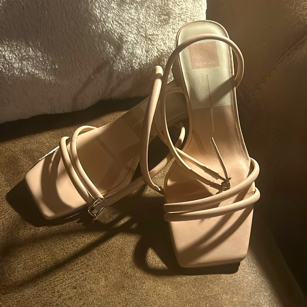 Nude dolce vita heels